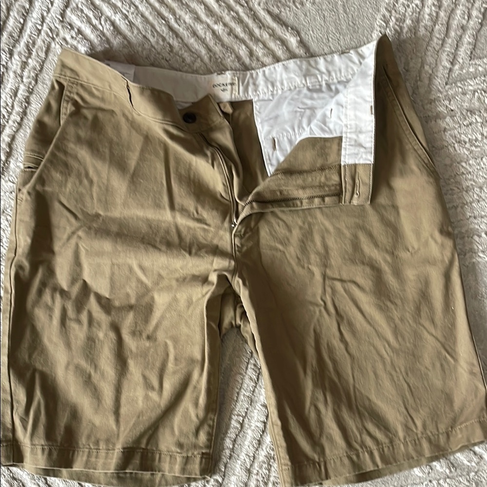 Men's Docker’s Khaki Shorts size 34